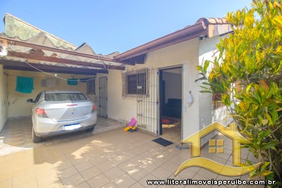 Casa sendo 2 dorms sala coz 1 banh social garagem 2 vagas