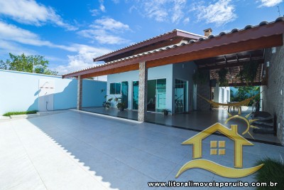 Casa 3 Dormitórios Com Churrasqueira