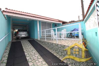 Casa de 2 dormitorios, sendo 1 suite, sala  grande, cozinha, área de serviço,