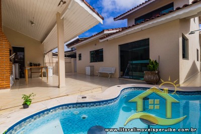 Casa com 3 dormitórios e Piscina em Condominio Aldeia da Juréia