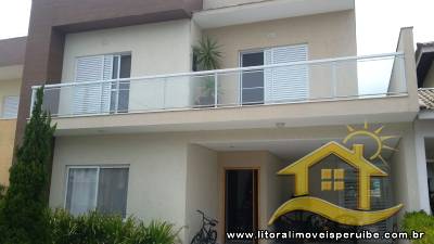 Sobrado Em Residencial Fechado Com 4 Dts (3 Suítes) A 1200 Metros Da Praia.