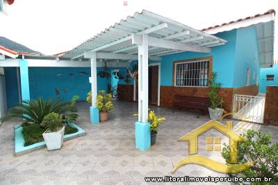 Casa térrea 3 dormitórios (sendo 1 suíte) a 500 m praia