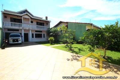 Casa de 4 dormitórios, sala para 2 ambientes, cozinha americana e planejada, área de serviço