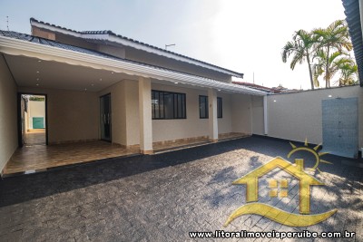 Casa com 3 dormitórios (1 suítes) coz banheiro social churrasqueira garagem edícula com banheiro