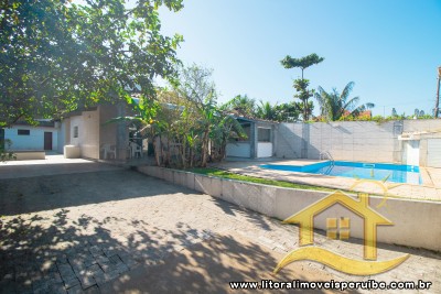 Casa com piscina a 100 MTS do mar