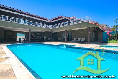 Casa Térrea Com 5 Dts (4 Suítes) A 100 Metros Da Praia.