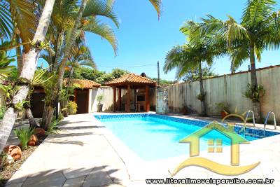 Casa Térrea Com 4 Dts (3 Suítes) A 600 Metros Da Praia.