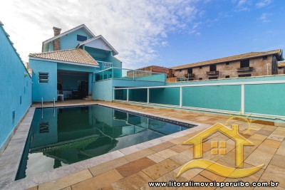 Sobrado Com 5 Suites, 3 Banheiros Social, Piscina, Churasqueira E Vaga 4 Carros
