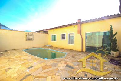 casa com 6 dormitórios( sendo 2 suítes) em frente a praia