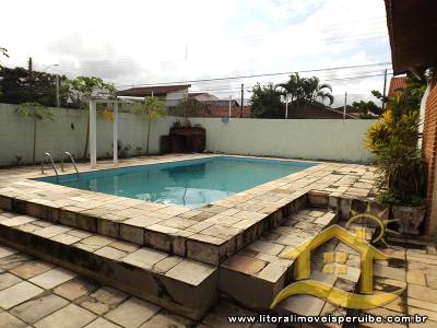 Casa Térrea Em 2 Lotes Com 5 Dts (1 Suíte) A 800 Metros Da Praia.