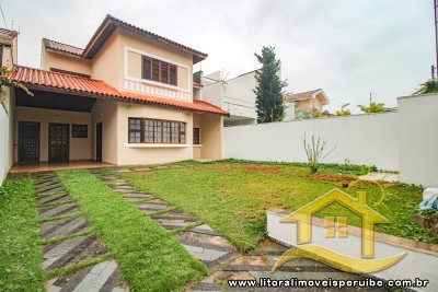 Sobrado com 3 dormitórios, bem localizado