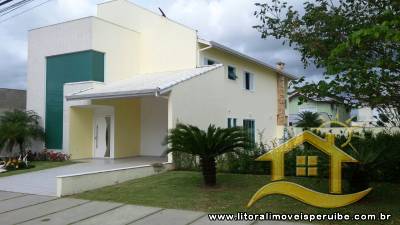 Sobrado Em Residencial Fechado Com 4 Dts (2 Suítes) A 1200 Metros Da Praia.