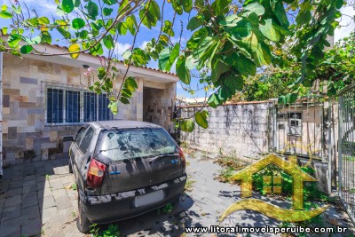 Casa com 01 dormitório