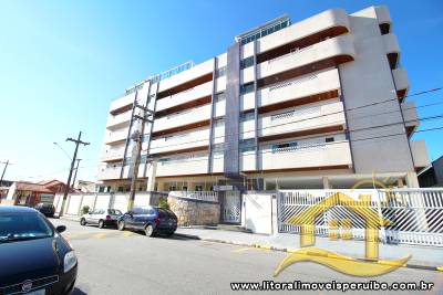 Cobertura com 3 dormitórios (1  suítes) a 400 metros da praia.