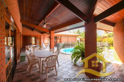 Casa Térrea Com 5 Dts (3 Suítes) A 100 Metros Da Praia.