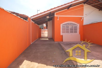 Casa com 3 dormitórios, sala, cozinha, banheiro